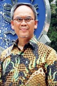 Prof.Dr.Ir. Yusman Syaukat, M.Ec